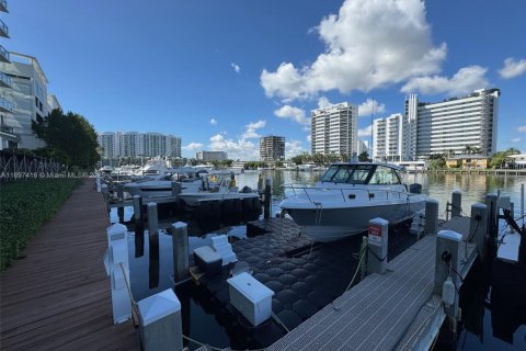 Condominio en venta en North Bay Village, Florida, 2 dormitorios, 103.4 m2 № 1949027 - foto 29
