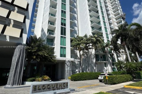 Condominio en venta en North Bay Village, Florida, 2 dormitorios, 103.4 m2 № 1949027 - foto 1