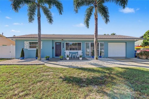 Casa en Saint Petersburg, Florida 3 dormitorios, 105.44 m2 № 2383374