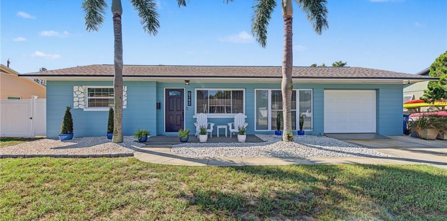 Casa en Saint Petersburg, Florida 3 dormitorios, 105.44 m2 № 2383374