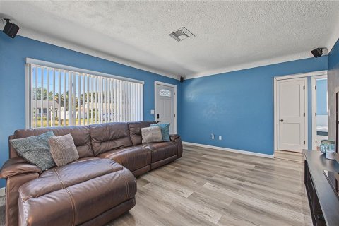 Casa en venta en Saint Petersburg, Florida, 3 dormitorios, 105.44 m2 № 2383374 - foto 3