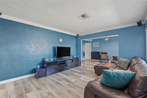 Casa en venta en Saint Petersburg, Florida, 3 dormitorios, 105.44 m2 № 2383374 - foto 5