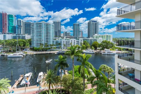 Condominio en venta en Fort Lauderdale, Florida, 1 dormitorio, 76.46 m2 № 1944632 - foto 23