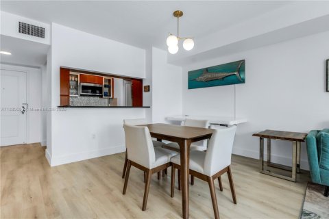 Condominio en venta en Fort Lauderdale, Florida, 1 dormitorio, 76.46 m2 № 1944632 - foto 6