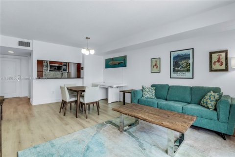 Condominio en venta en Fort Lauderdale, Florida, 1 dormitorio, 76.46 m2 № 1944632 - foto 4