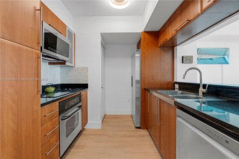 Condominio en venta en Fort Lauderdale, Florida, 1 dormitorio, 76.46 m2 № 1944632 - foto 7