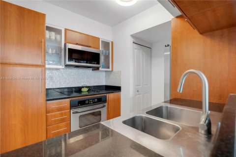 Condominio en venta en Fort Lauderdale, Florida, 1 dormitorio, 76.46 m2 № 1944632 - foto 10