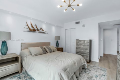 Condominio en venta en Fort Lauderdale, Florida, 1 dormitorio, 76.46 m2 № 1944632 - foto 13
