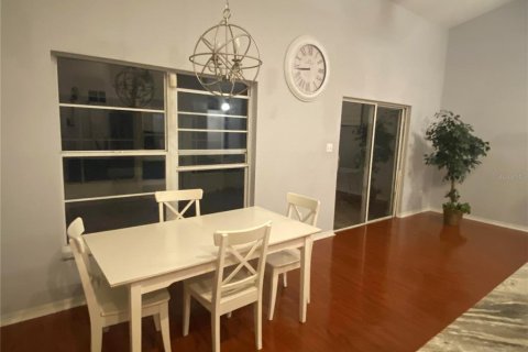Villa ou maison à louer à Orlando, Floride: 4 chambres, 210.61 m2 № 2430880 - photo 5