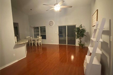 Villa ou maison à louer à Orlando, Floride: 4 chambres, 210.61 m2 № 2430880 - photo 6
