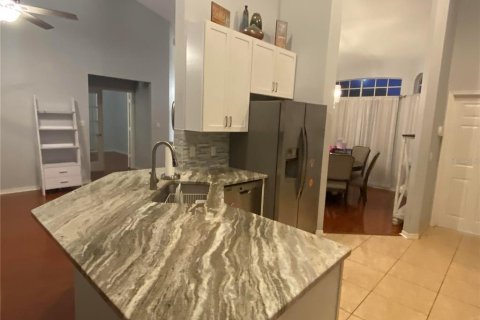 Villa ou maison à louer à Orlando, Floride: 4 chambres, 210.61 m2 № 2430880 - photo 7