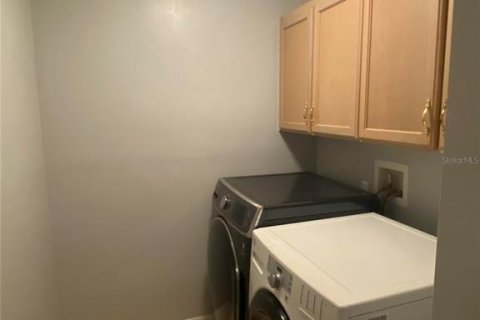 Villa ou maison à louer à Orlando, Floride: 4 chambres, 210.61 m2 № 2430880 - photo 13