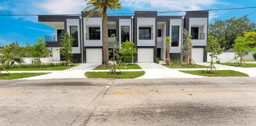 Immobilier commercial à Hollywood, Floride 580.64 m2 № 1227658