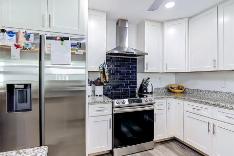 Casa en venta en Spring Hill, Florida, 3 dormitorios, 178.74 m2 № 2227071 - foto 18