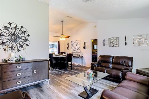 Casa en venta en Spring Hill, Florida, 3 dormitorios, 178.74 m2 № 2227071 - foto 11