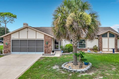 House in Spring Hill, Florida 3 bedrooms, 178.74 sq.m. № 2227071