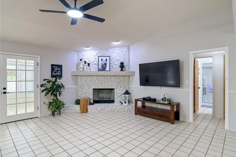 House in Tampa, Florida 3 bedrooms, 163.51 sq.m. № 2428731 - photo 17