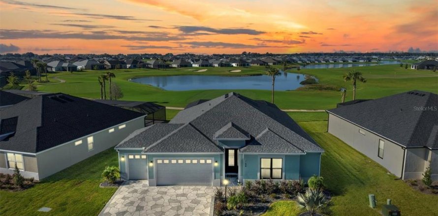 Villa ou maison à The Villages, Floride 3 chambres, 196.77 m2 № 2418343