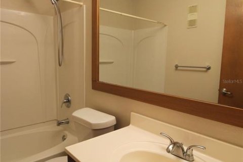 Condominio en alquiler en Bradenton, Florida, 2 dormitorios, 117.99 m2 № 1799944 - foto 13