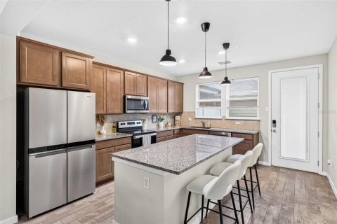 Townhouse in PINEWOOD RESERVE in Orlando, Florida 3 bedrooms, 150.5 sq.m. № 2226003 - photo 8