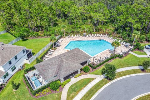 Townhouse in PINEWOOD RESERVE in Orlando, Florida 3 bedrooms, 150.5 sq.m. № 2226003 - photo 16