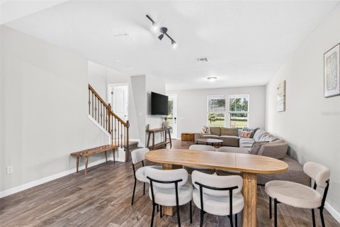 Townhouse in PINEWOOD RESERVE in Orlando, Florida 3 bedrooms, 150.5 sq.m. № 2226003 - photo 5