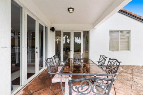 Casa en venta en Miami Lakes, Florida, 4 dormitorios, 197.97 m2 № 1980738 - foto 28