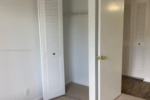 Condo in Greenacres, Florida, 2 bedrooms  № 1696956 - photo 19