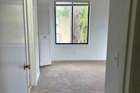 Condo in Greenacres, Florida, 2 bedrooms  № 1696956 - photo 14