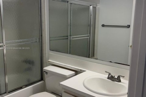 Condo in Greenacres, Florida, 2 bedrooms  № 1696956 - photo 16