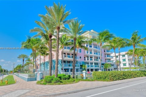 Adosado en alquiler en Deerfield Beach, Florida, 3 dormitorios, 216.18 m2 № 1868549 - foto 1