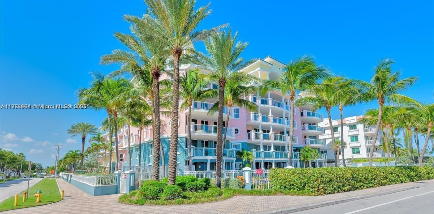 Adosado en Deerfield Beach, Florida 3 dormitorios, 216.18 m2 № 1868549