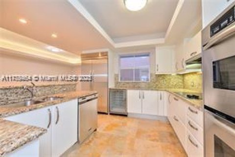 Adosado en alquiler en Deerfield Beach, Florida, 3 dormitorios, 216.18 m2 № 1868549 - foto 16
