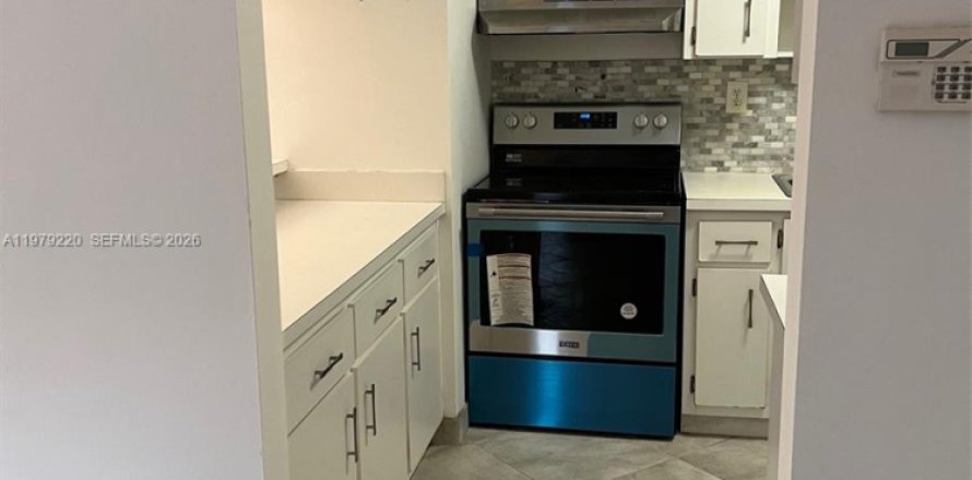 Condo à Miami, Floride, 3 chambres  № 2046098