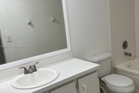 Copropriété à vendre à Miami, Floride: 3 chambres, 98.94 m2 № 2046098 - photo 13