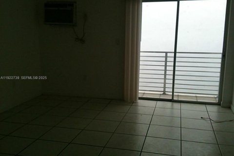 Copropriété à louer à Miami Beach, Floride: 34.37 m2 № 1976706 - photo 6