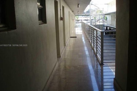 Copropriété à louer à Miami Beach, Floride: 34.37 m2 № 1976706 - photo 2