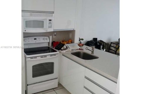 Copropriété à louer à Miami Beach, Floride: 34.37 m2 № 1976706 - photo 10