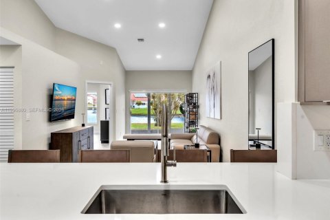 Villa ou maison à louer à Delray Beach, Floride: 2 chambres, 109.16 m2 № 2064011 - photo 16