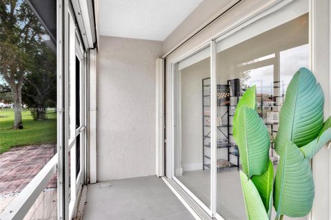 Villa ou maison à louer à Delray Beach, Floride: 2 chambres, 109.16 m2 № 2064011 - photo 26