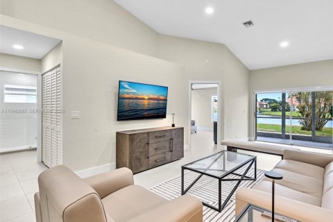 Villa ou maison à louer à Delray Beach, Floride: 2 chambres, 109.16 m2 № 2064011 - photo 27