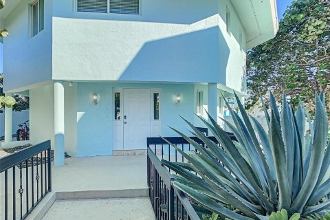 House in Vero Beach, Florida 3 bedrooms, 176.51 sq.m. № 2366356 - photo 5