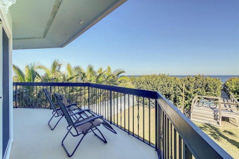 House in Vero Beach, Florida 3 bedrooms, 176.51 sq.m. № 2366356 - photo 14