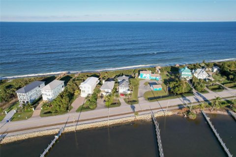 House in Vero Beach, Florida 3 bedrooms, 176.51 sq.m. № 2366356 - photo 25