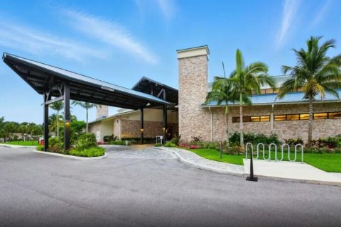 House in Palm Beach Gardens, Florida 3 bedrooms, 220.46 sq.m. № 2254215 - photo 16