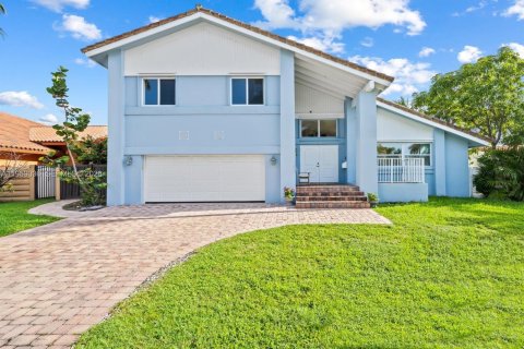 House in Hollywood, Florida 4 bedrooms № 2017828