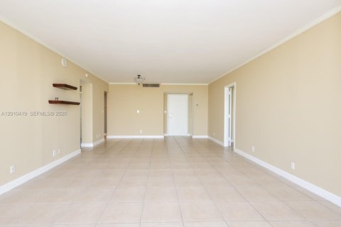 Copropriété à louer à Miami, Floride: 2 chambres, 113.25 m2 № 2169484 - photo 7