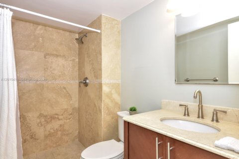 Copropriété à louer à Miami, Floride: 2 chambres, 113.25 m2 № 2169484 - photo 10