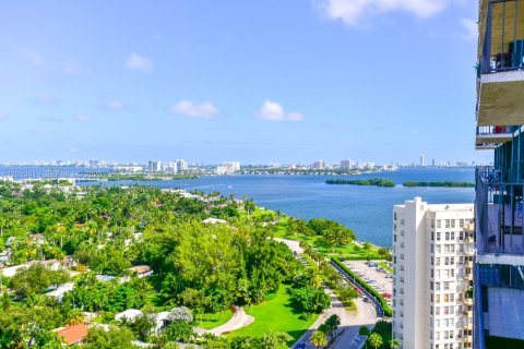 Copropriété à louer à Miami, Floride: 2 chambres, 113.25 m2 № 2169484 - photo 18