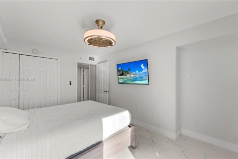 Condominio en venta en Miami, Florida, 2 dormitorios, 81.1 m2 № 1950114 - foto 19